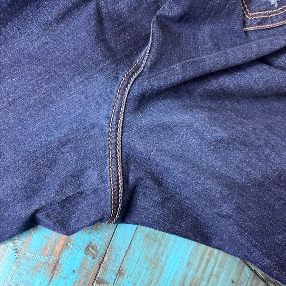 Melissa McCarthy Distressed Bermuda Shorts Size 28 - Picture 11 of 12